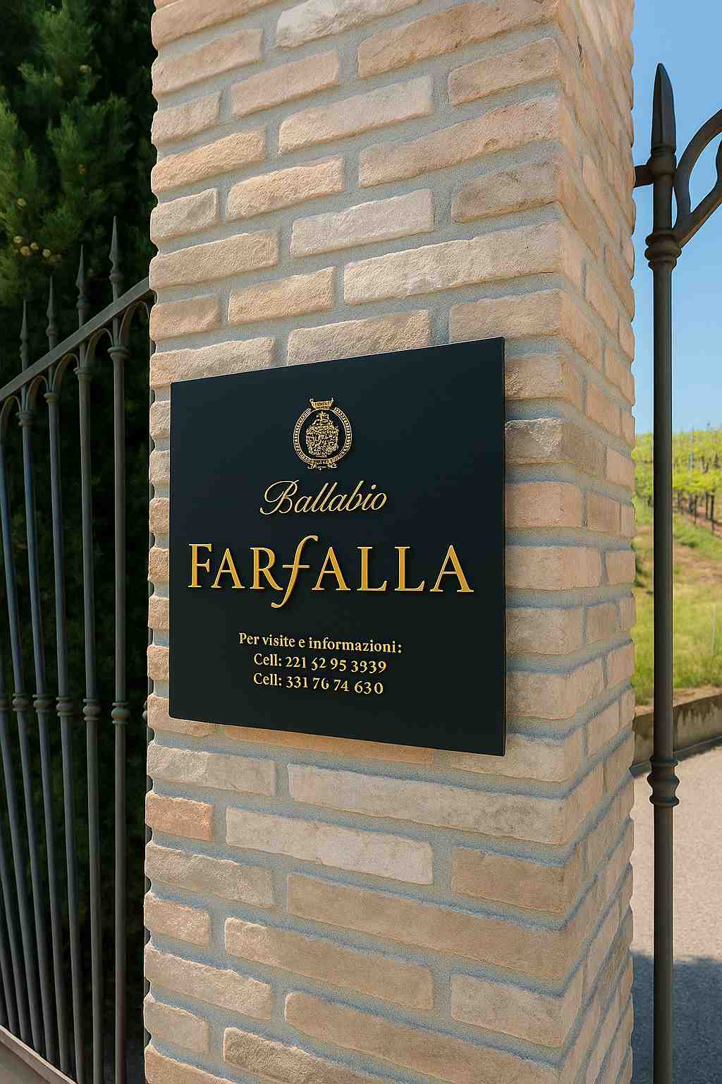 Targa Ballabio Farfalla in plexiglass nero opaco con scritte oro